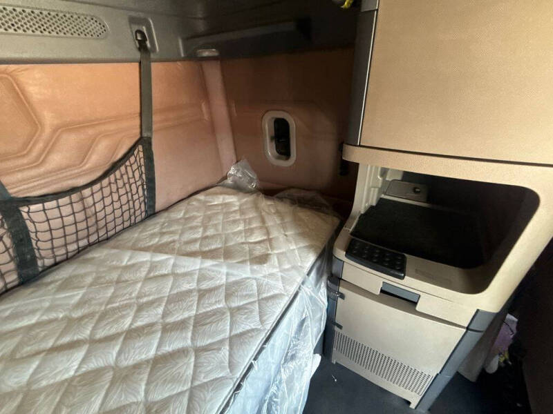 2012 Freightliner Cascadia