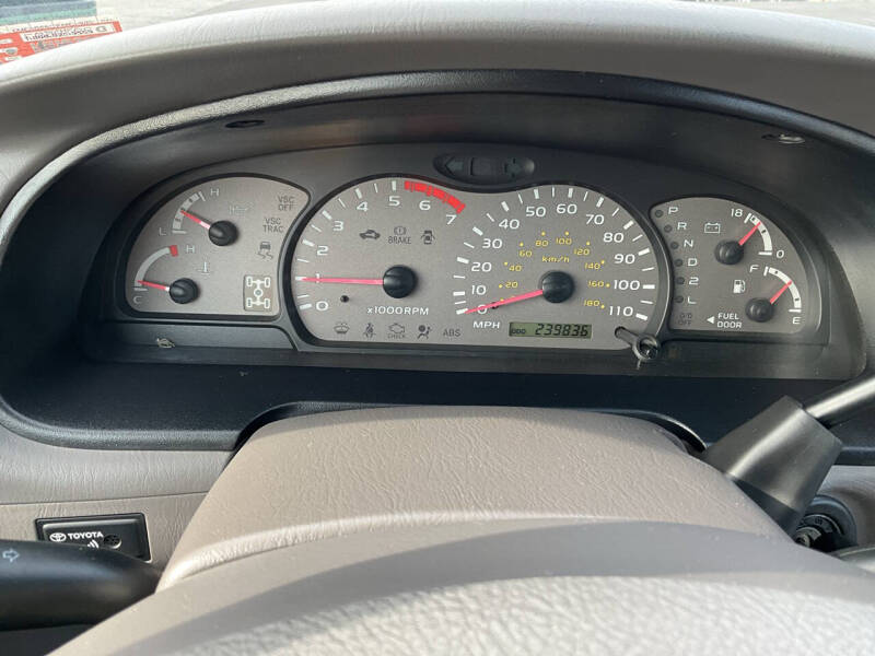 2004 Toyota Sequoia Limited