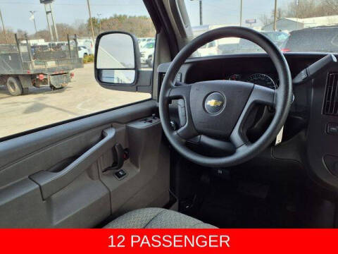 2025 Chevrolet Express LT 3500