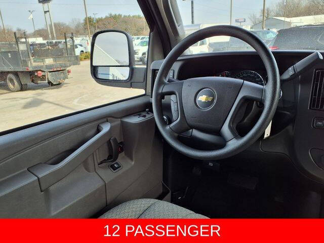 2025 Chevrolet Express LT 3500