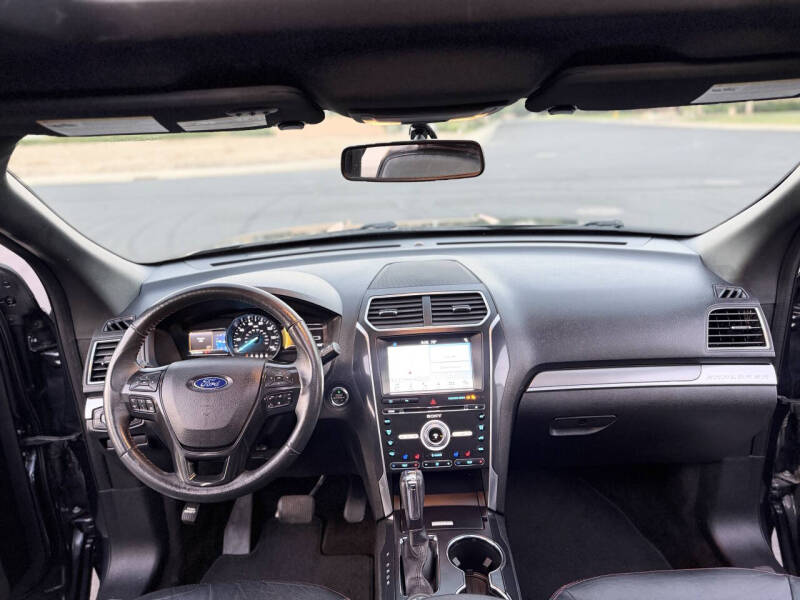 2017 Ford Explorer Sport