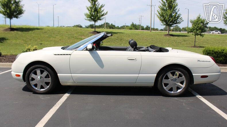 2002 Ford Thunderbird Deluxe