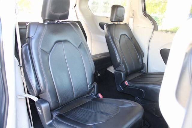 2020 Chrysler Pacifica Touring L