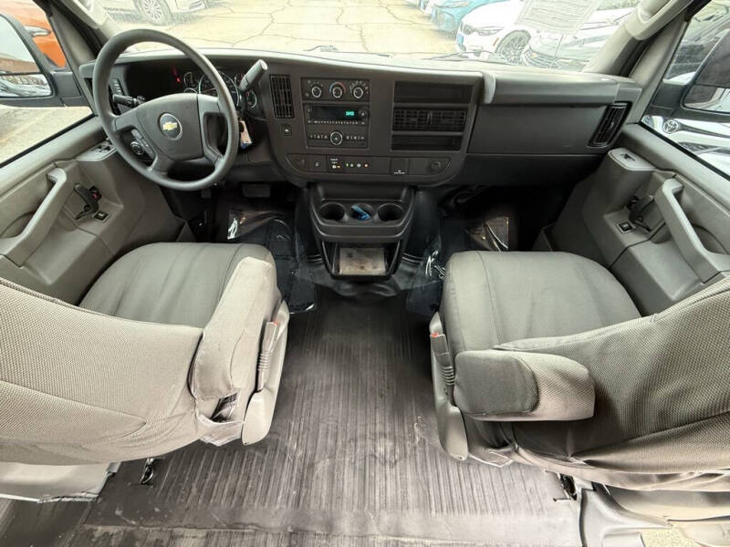 2023 Chevrolet Express 3500