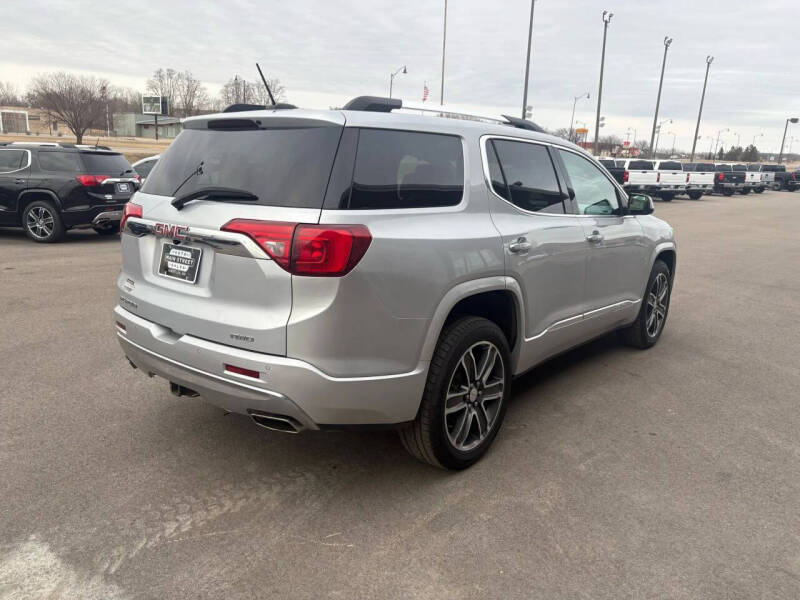 2017 GMC Acadia Denali