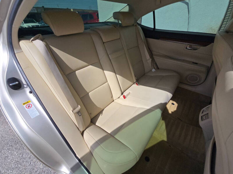 2013 Lexus ES 300h
