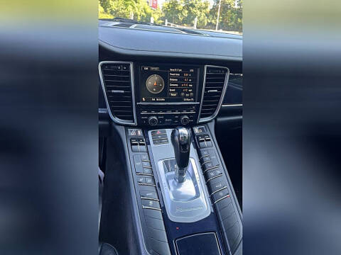 2011 Porsche Panamera