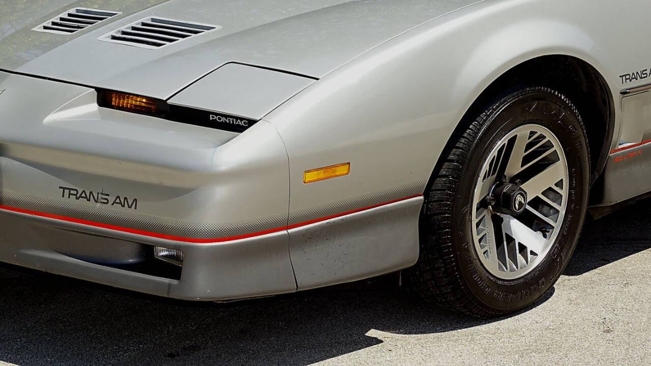 1985 Pontiac Firebird 33