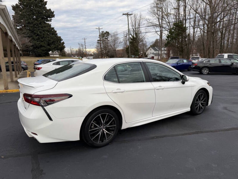 2024 Toyota Camry SE