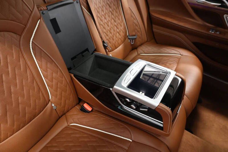 2022 BMW 7 Series M760i xDrive