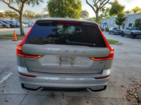 2023 Volvo XC60 B5 Plus Dark Theme