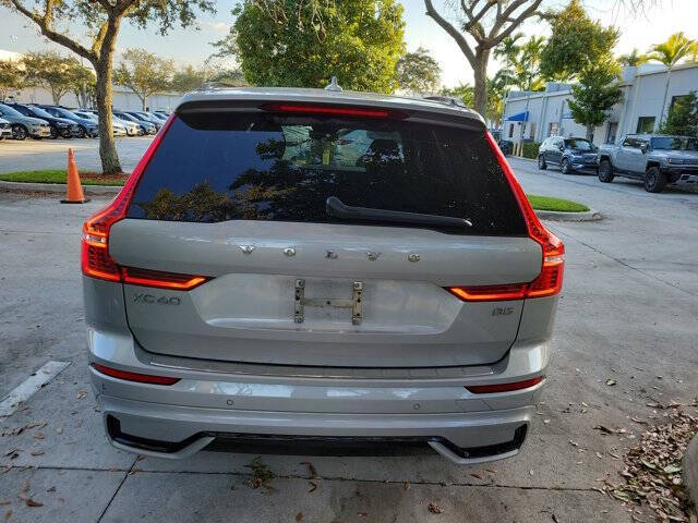 2023 Volvo XC60 B5 Plus Dark Theme