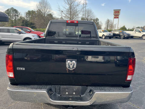 2017 RAM 1500 SLT