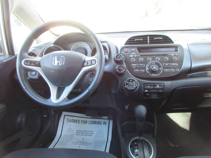 2013 Honda Fit Sport photo 28