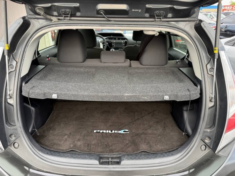 2016 Toyota Prius c Three