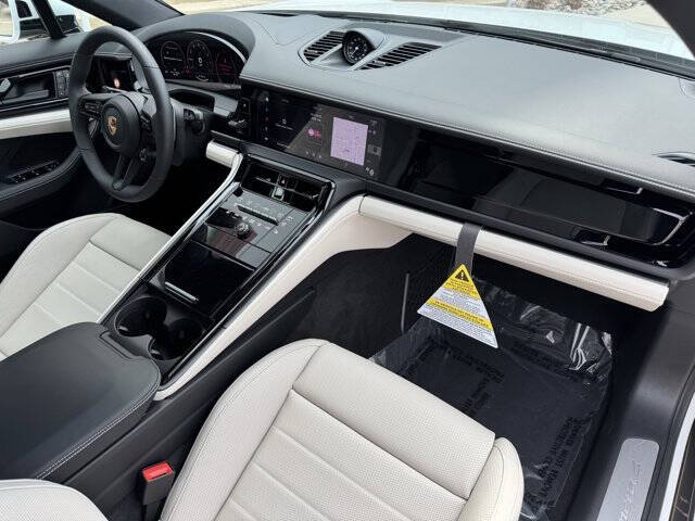 2025 Porsche Panamera 4