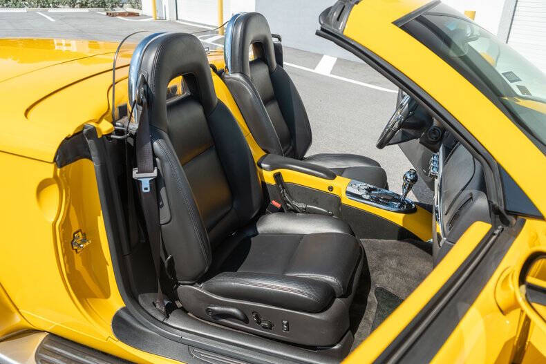 2004 Chevrolet SSR LS