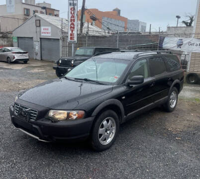 2004 Volvo XC70 for sale at Route 10 Motors LLC in Plainville CT