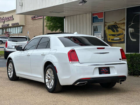 2019 Chrysler 300 Touring