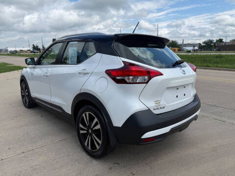 2019 Nissan Kicks SR