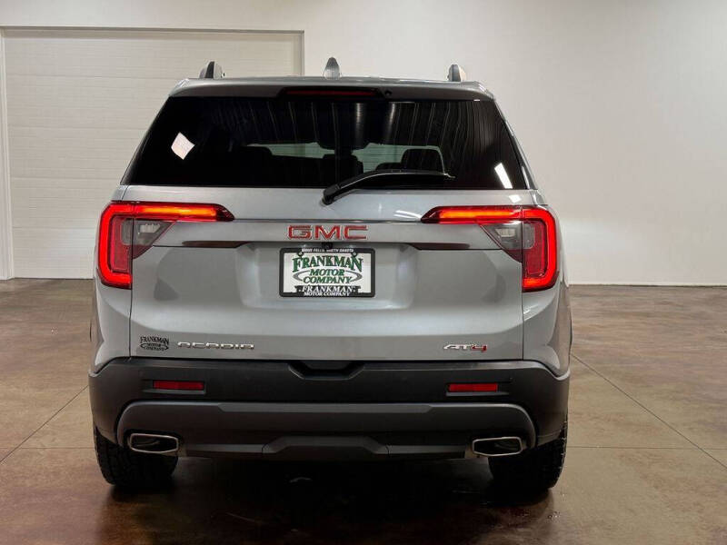 2023 GMC Acadia AT4