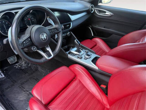 2022 Alfa Romeo Giulia Veloce