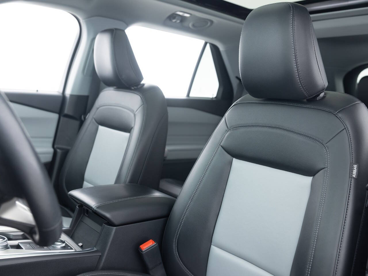 Used Car 2023 Ford Explorer  Xlt Awd 4dr Suv For Sale Under $35,000 In Coal City, Illinois