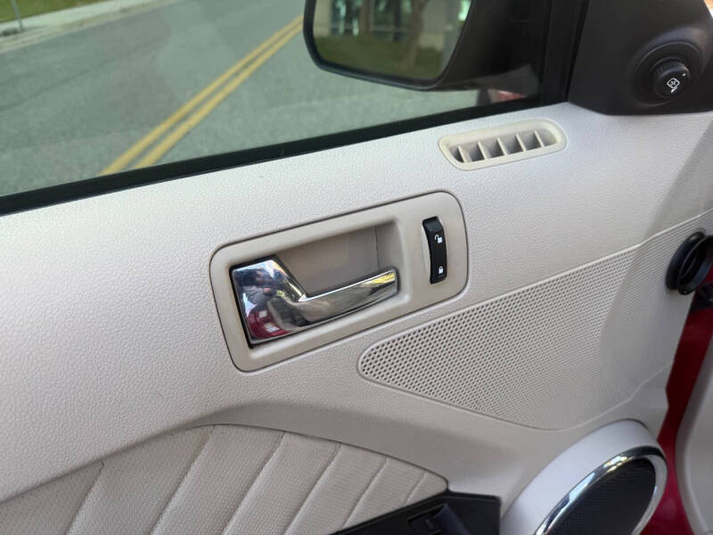 2010 Ford Mustang V6