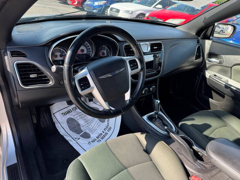 2012 Chrysler 200 Touring