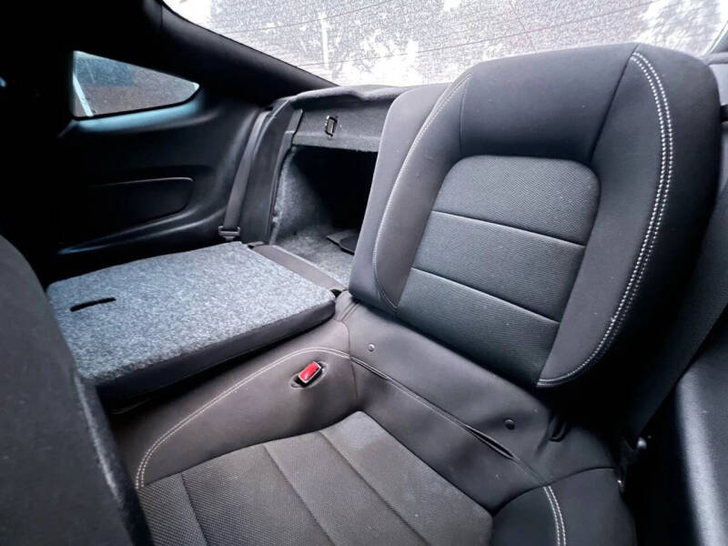 2015 Ford Mustang V6