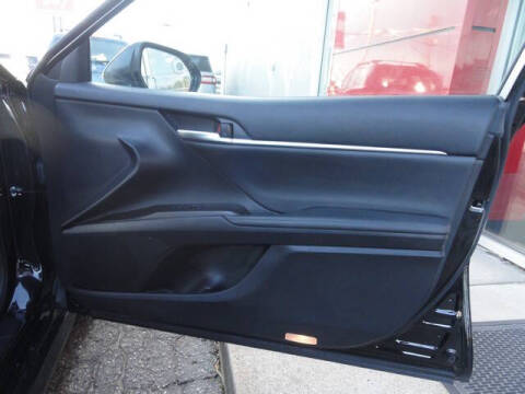 2022 Toyota Camry Hybrid XLE