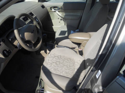 2005 Ford Focus ZX4 SE