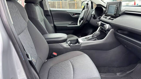 2020 Toyota RAV4 Hybrid XLE