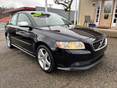 2010 Volvo S40 for sale at G & G Auto Sales in Steubenville OH