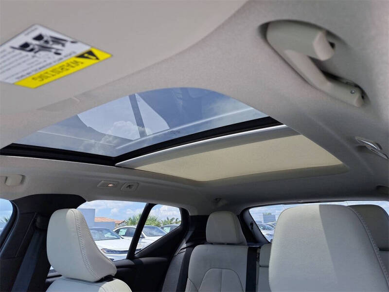 2026 Volvo XC40 B5 Plus