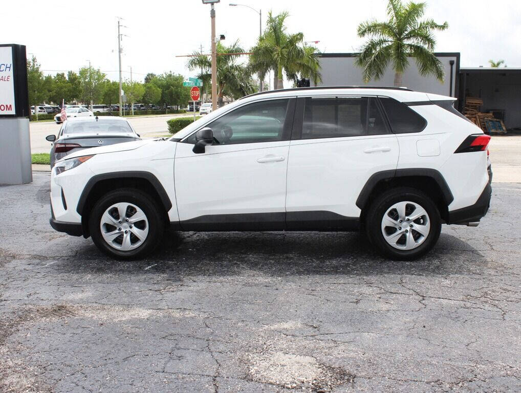 2021 TOYOTA RAV4 SUV / Crossover - $25,495