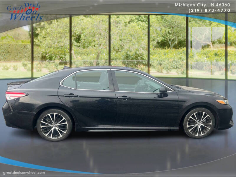 2020 Toyota Camry SE