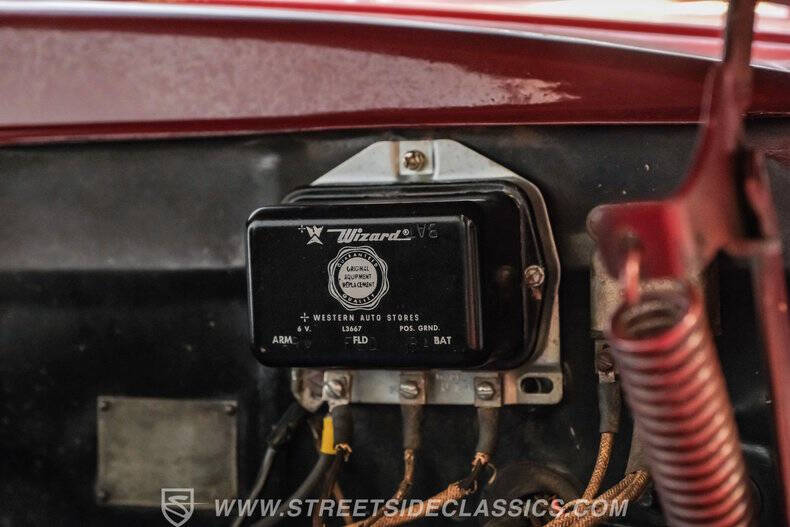 1948 Ford Deluxe