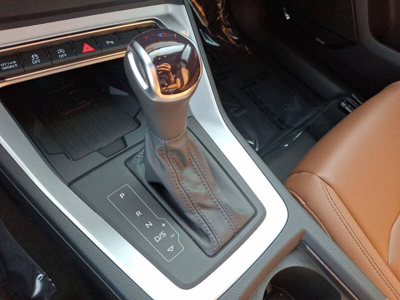 2024 Audi Q3 quattro S line Prem Plus 45 TFSI