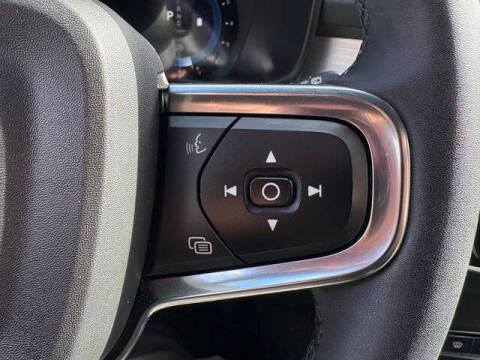 2023 Volvo XC40 B5 Core