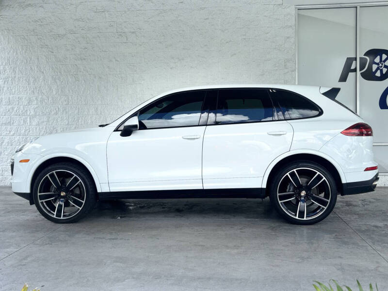 2017 Porsche Cayenne Platinum Edition