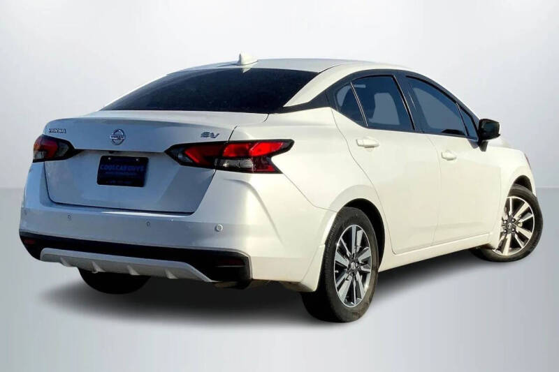 2022 Nissan Versa SV