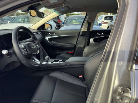 2026 Genesis G70 2.5T Standard