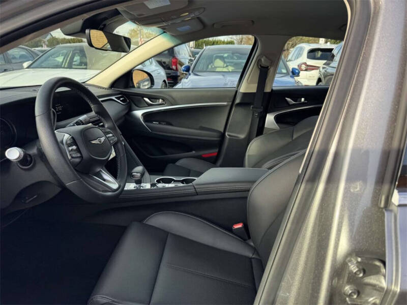 2026 Genesis G70 2.5T Standard