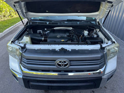 2014 Toyota Tundra SR5