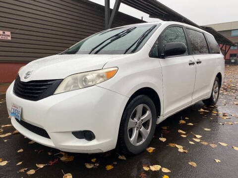 2012 Toyota Sienna Base 7-Passenger
