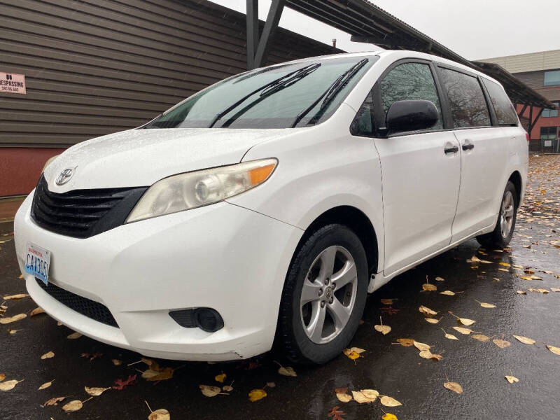 2012 Toyota Sienna Base 7-Passenger