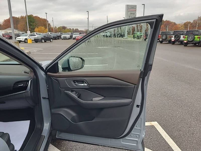 2023 Nissan Rogue SL