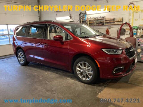2021 Chrysler Pacifica for sale at Turpin Chrysler Dodge Jeep Ram in Dubuque IA