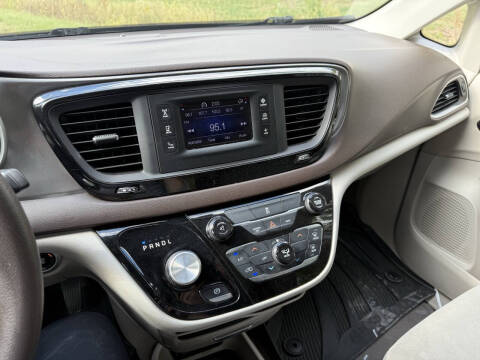 2017 Chrysler Pacifica Touring